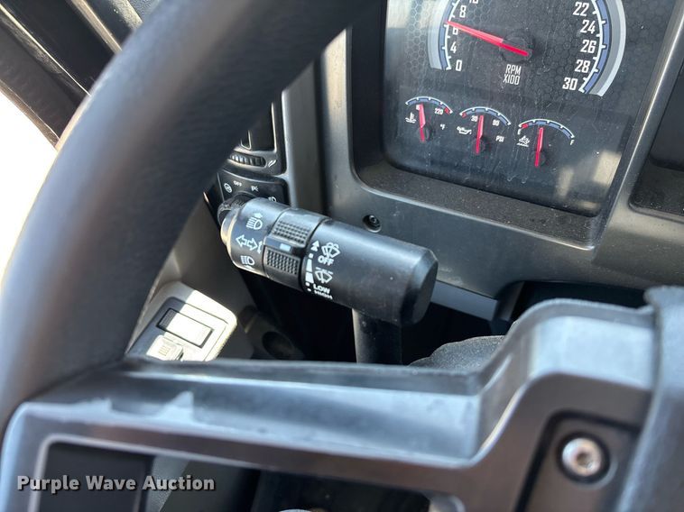 image for item DH8688 2020 Mack Anthem AN64T semi truck