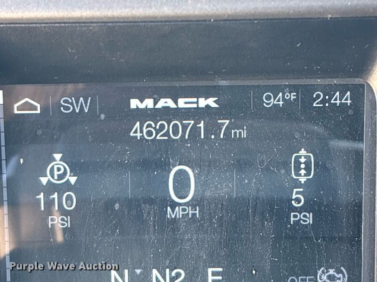 image for item DH8688 2020 Mack Anthem AN64T semi truck