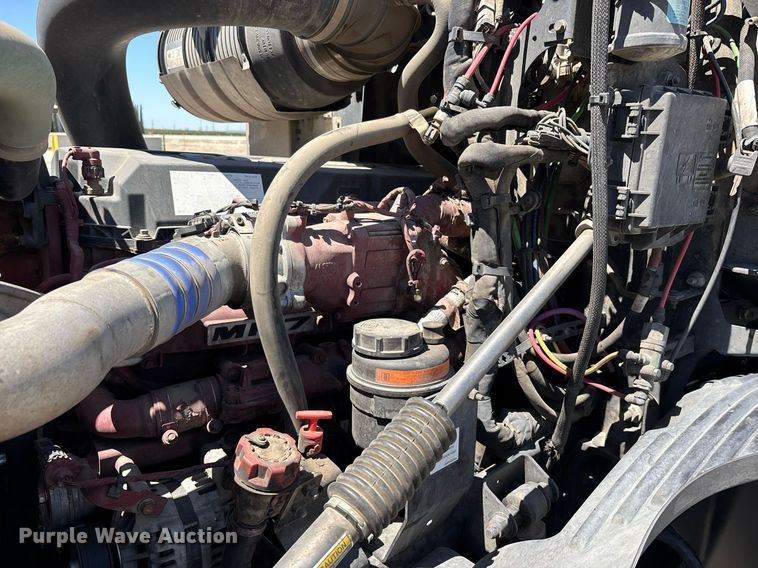 image for item DH8688 2020 Mack Anthem AN64T semi truck