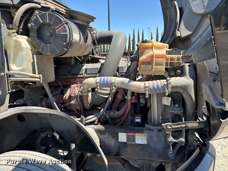 image for item DH8688 2020 Mack Anthem AN64T semi truck