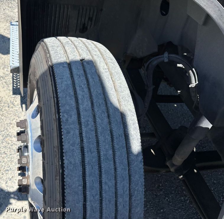 image for item DH8688 2020 Mack Anthem AN64T semi truck