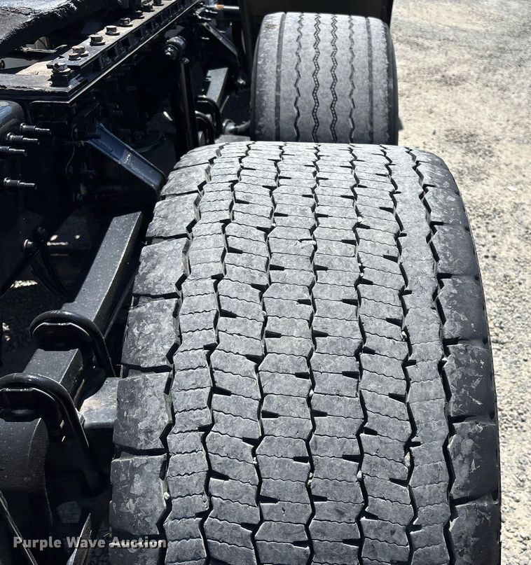 image for item DH8688 2020 Mack Anthem AN64T semi truck