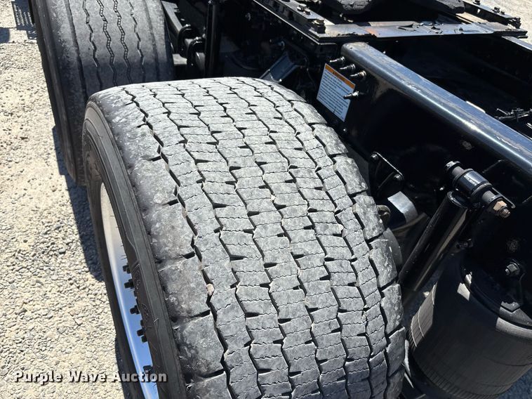 image for item DH8688 2020 Mack Anthem AN64T semi truck