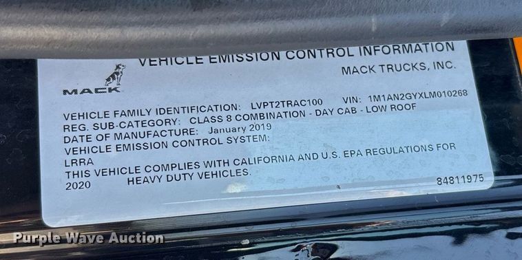 image for item DH8688 2020 Mack Anthem AN64T semi truck