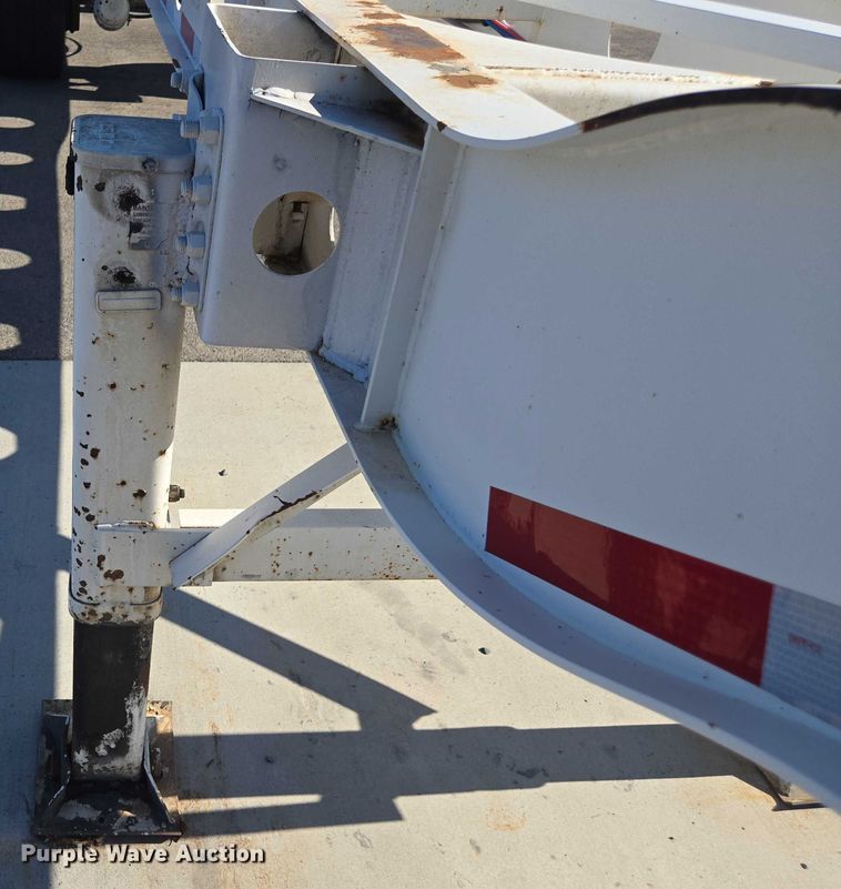 image for item DH8693 2016 Cheetah container trailer