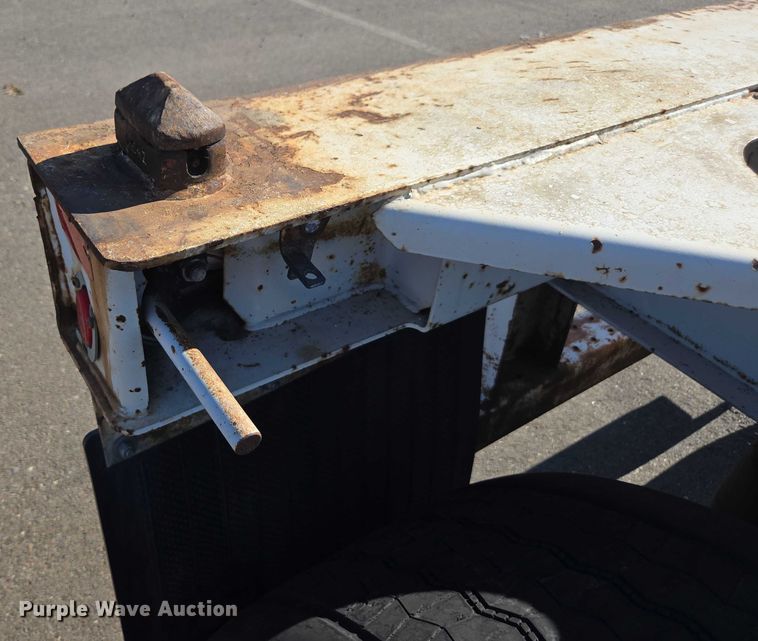 image for item DH8693 2016 Cheetah container trailer