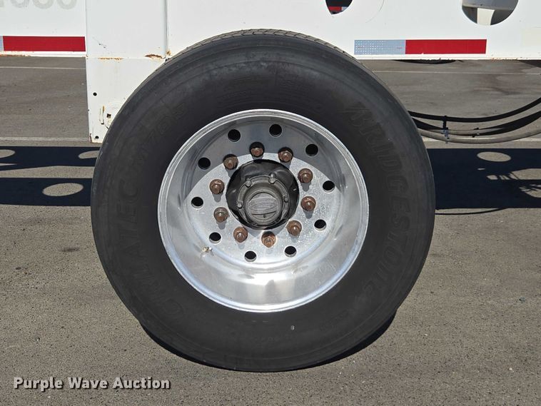 image for item DH8693 2016 Cheetah container trailer