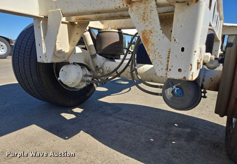 image for item DH8693 2016 Cheetah container trailer