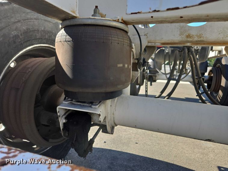 image for item DH8693 2016 Cheetah container trailer