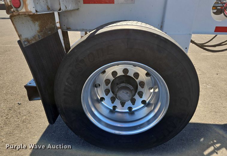 image for item DH8693 2016 Cheetah container trailer