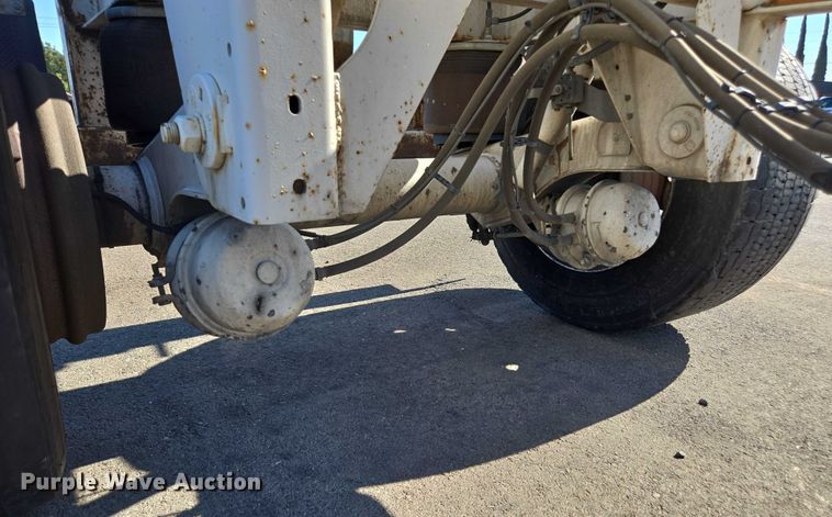 image for item DH8693 2016 Cheetah container trailer