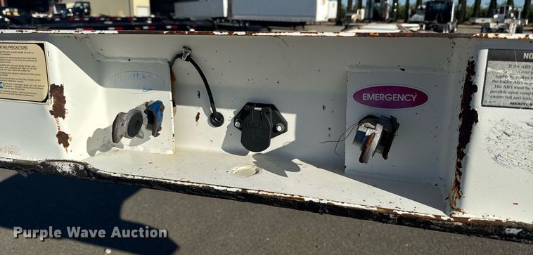 image for item DH8698 2015 Cheetah container trailer