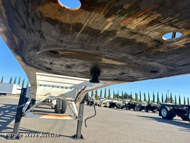 image for item DH8698 2015 Cheetah container trailer