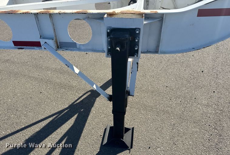 image for item DH8698 2015 Cheetah container trailer