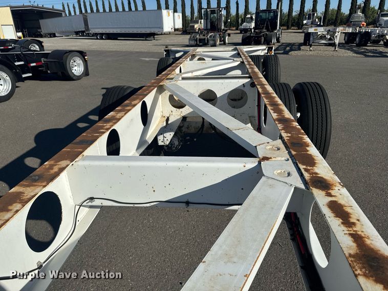 image for item DH8698 2015 Cheetah container trailer