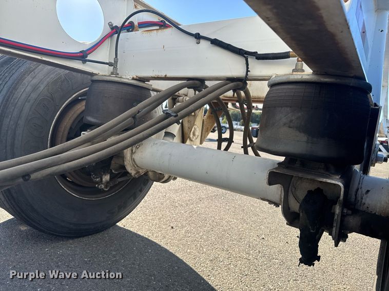 image for item DH8698 2015 Cheetah container trailer