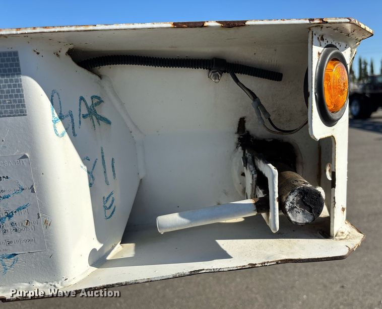 image for item DH8704 2015 Cheetah container trailer