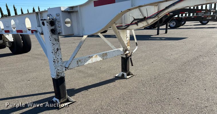 image for item DH8704 2015 Cheetah container trailer