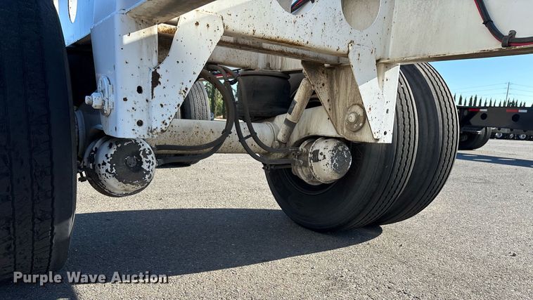 image for item DH8704 2015 Cheetah container trailer