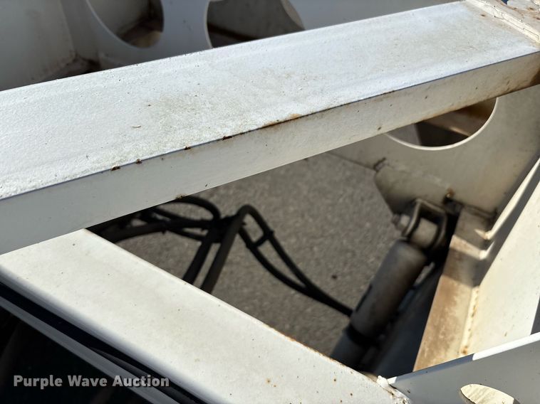 image for item DH8704 2015 Cheetah container trailer