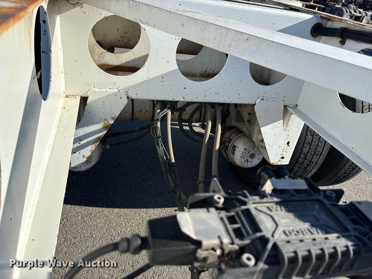 image for item DH8704 2015 Cheetah container trailer