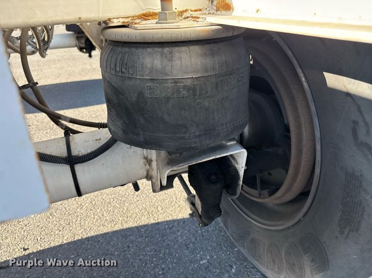 image for item DH8704 2015 Cheetah container trailer