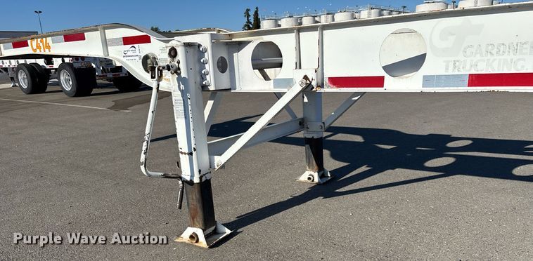 image for item DH8704 2015 Cheetah container trailer