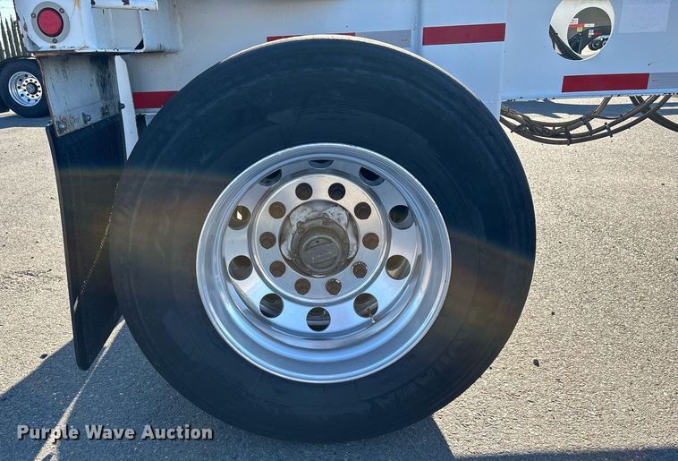 image for item DH8704 2015 Cheetah container trailer