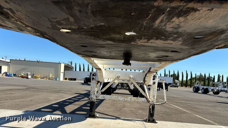 image for item DH8707 2015 Cheetah container trailer