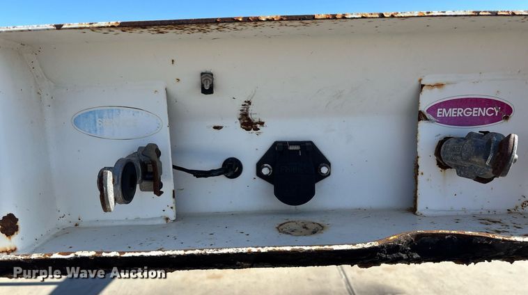 image for item DH8707 2015 Cheetah container trailer