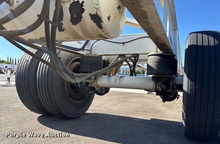 image for item DH8707 2015 Cheetah container trailer