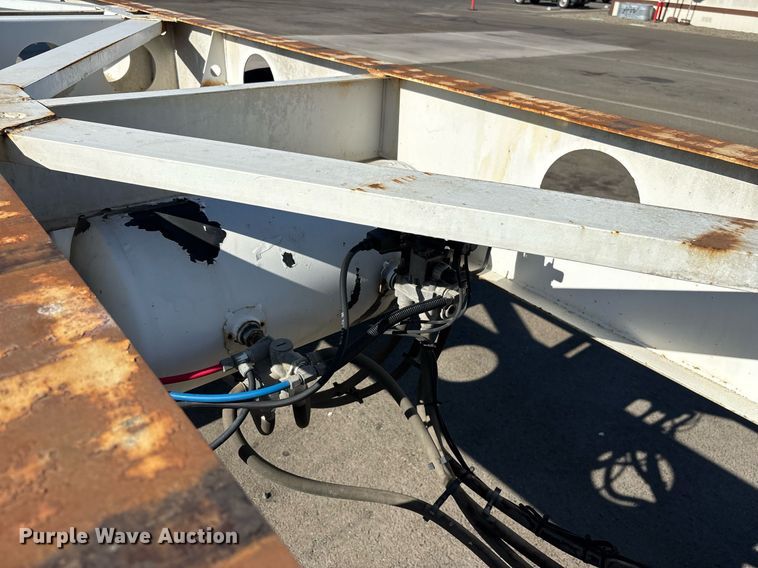 image for item DH8707 2015 Cheetah container trailer