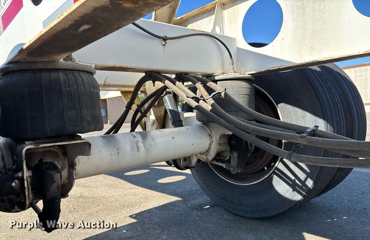 image for item DH8707 2015 Cheetah container trailer