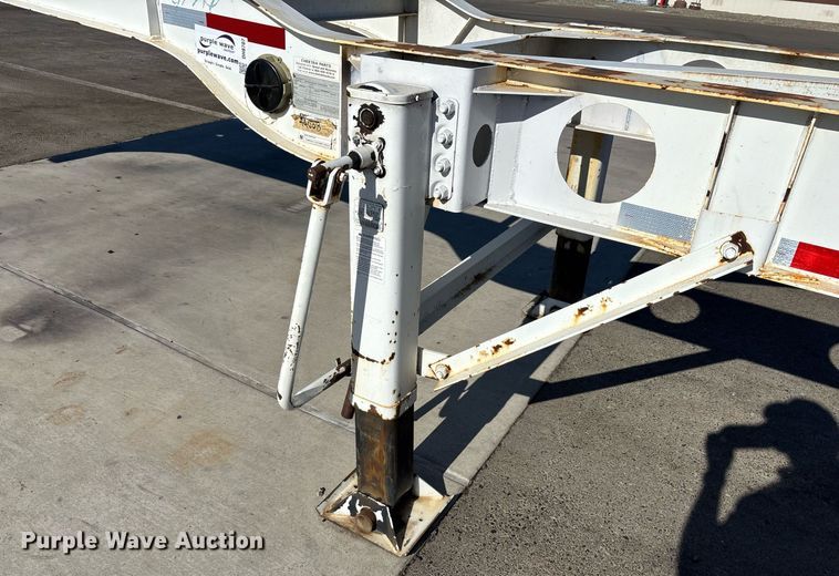 image for item DH8707 2015 Cheetah container trailer