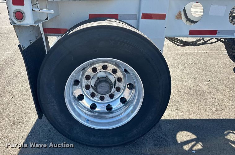 image for item DH8707 2015 Cheetah container trailer