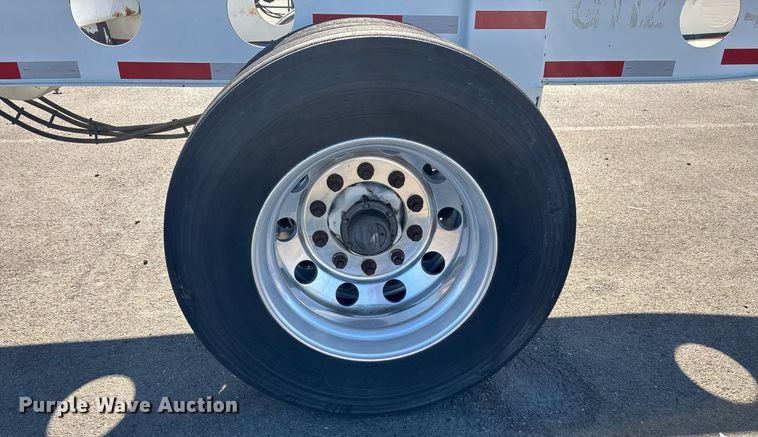 image for item DH8707 2015 Cheetah container trailer