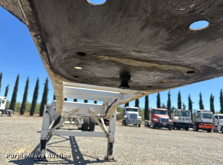 image for item DH8716 2016 Cheetah FB container trailer