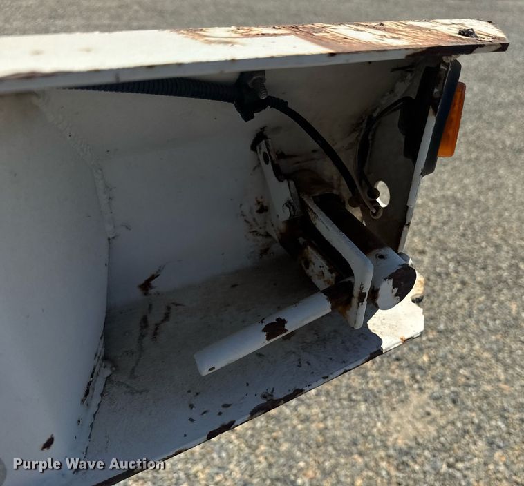 image for item DH8716 2016 Cheetah FB container trailer