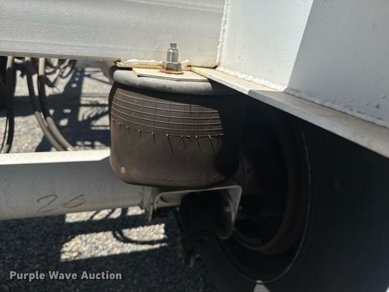 image for item DH8716 2016 Cheetah FB container trailer