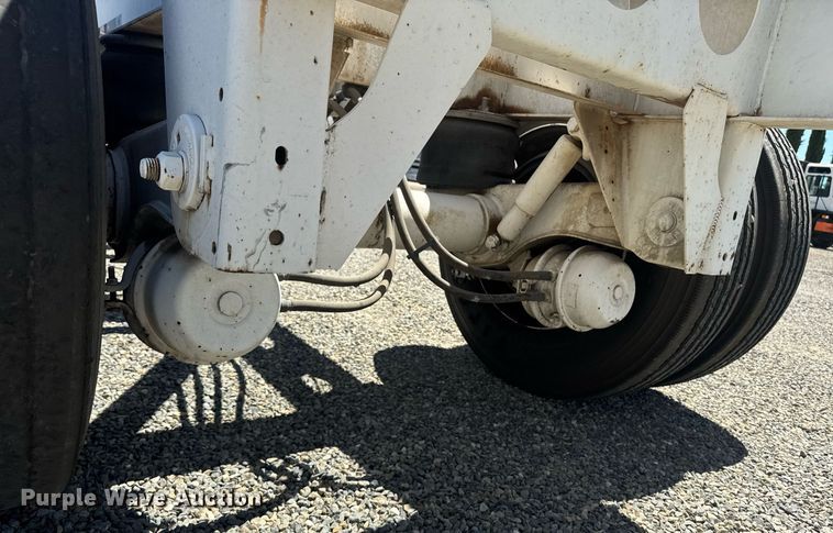 image for item DH8716 2016 Cheetah FB container trailer