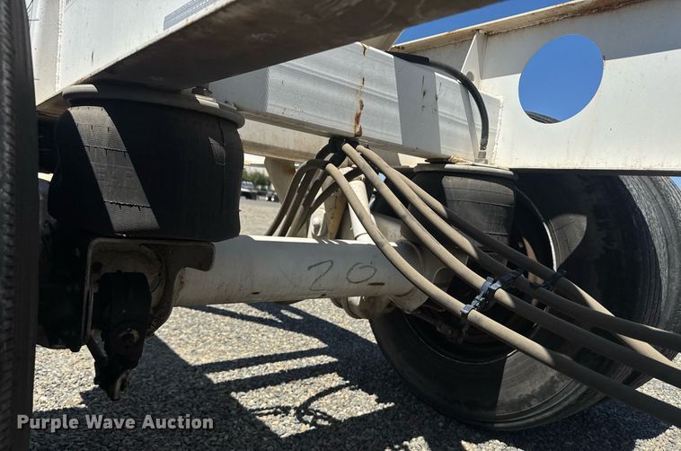 image for item DH8716 2016 Cheetah FB container trailer