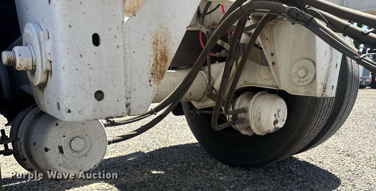 image for item DH8716 2016 Cheetah FB container trailer