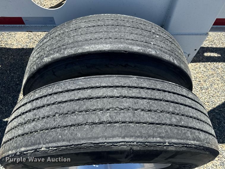 image for item DH8716 2016 Cheetah FB container trailer