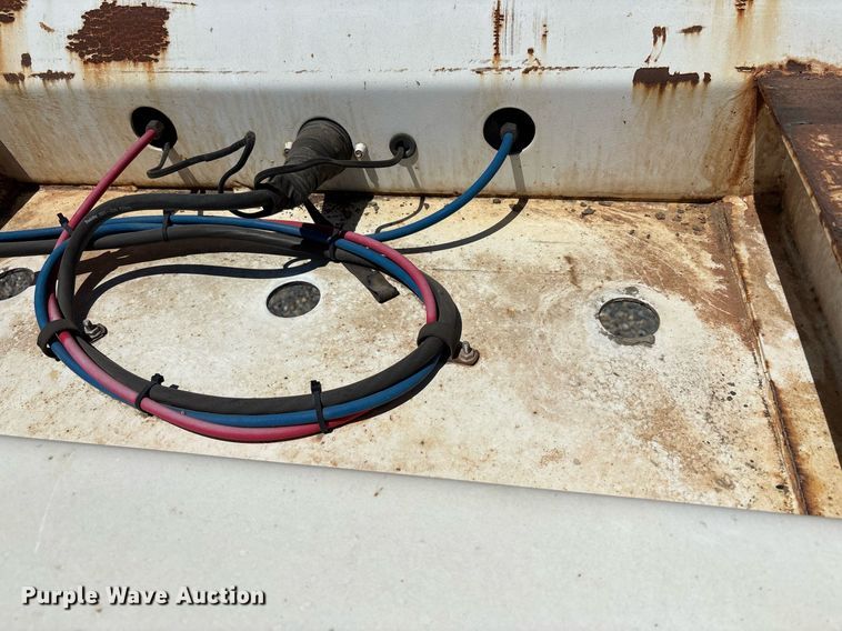 image for item DH8717 2015 Cheetah FB container trailer