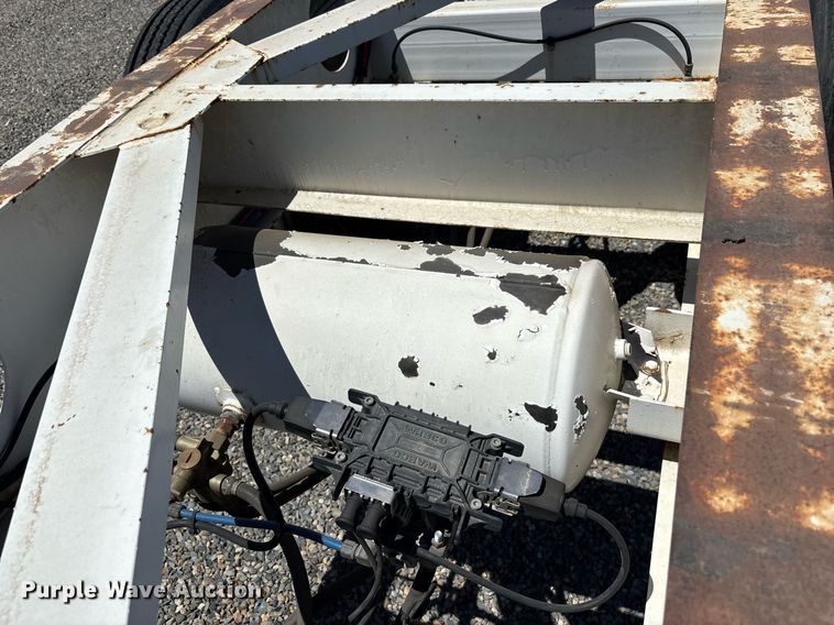 image for item DH8717 2015 Cheetah FB container trailer