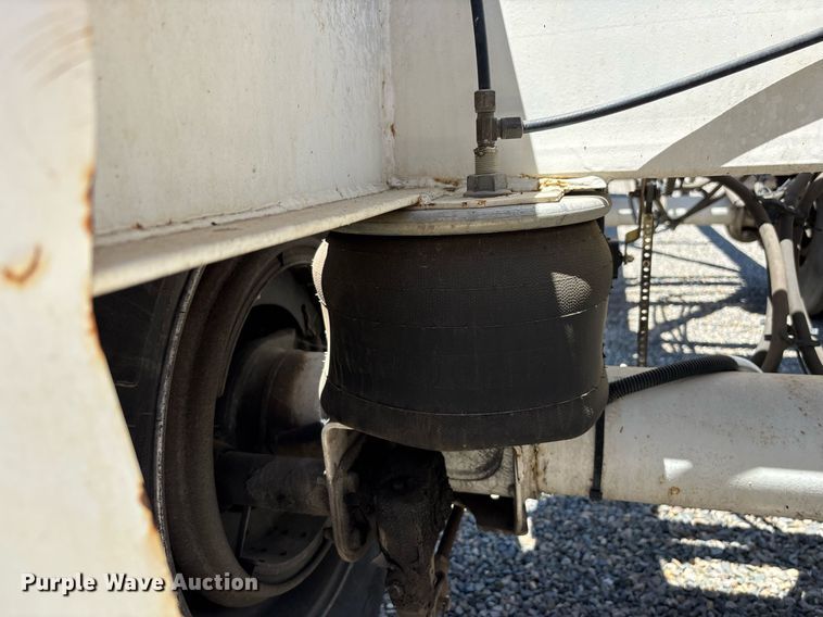 image for item DH8717 2015 Cheetah FB container trailer