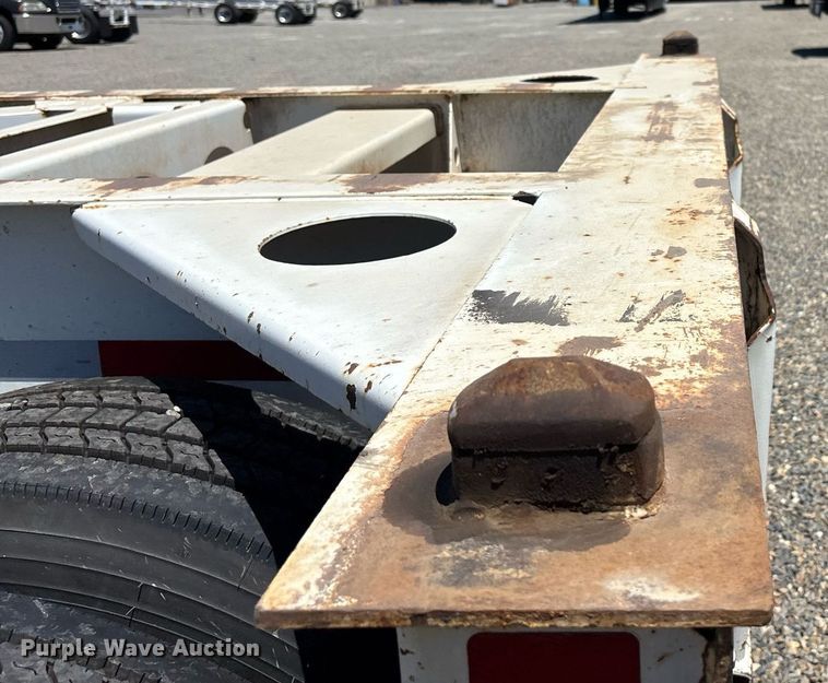 image for item DH8717 2015 Cheetah FB container trailer