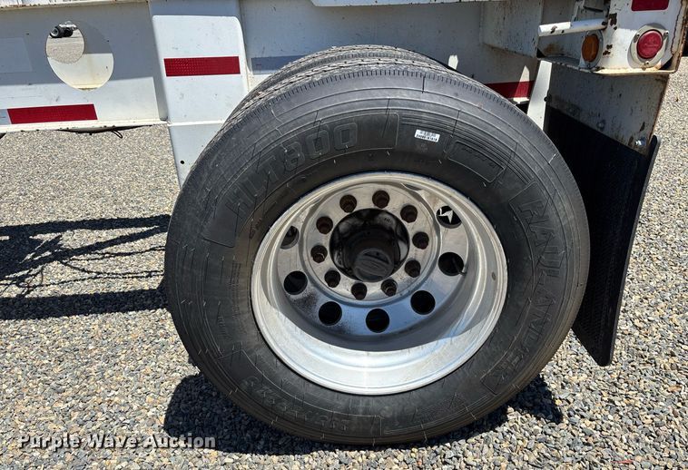 image for item DH8717 2015 Cheetah FB container trailer