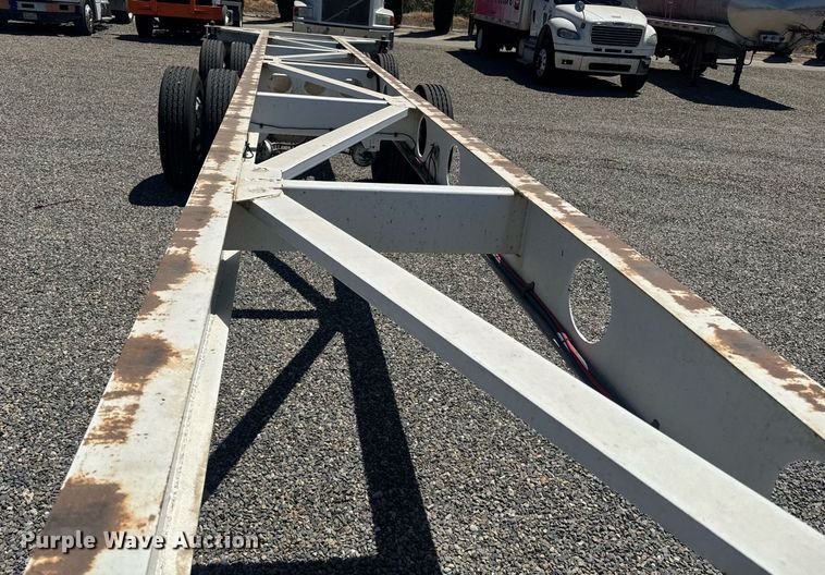 image for item DH8720 2015 Cheetah container trailer