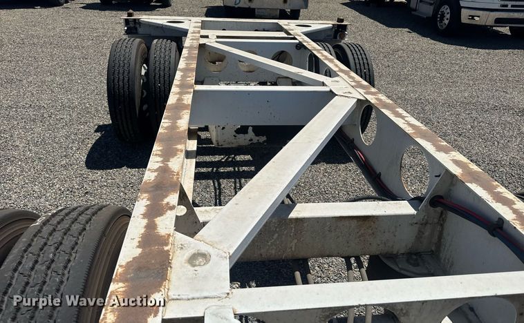 image for item DH8720 2015 Cheetah container trailer